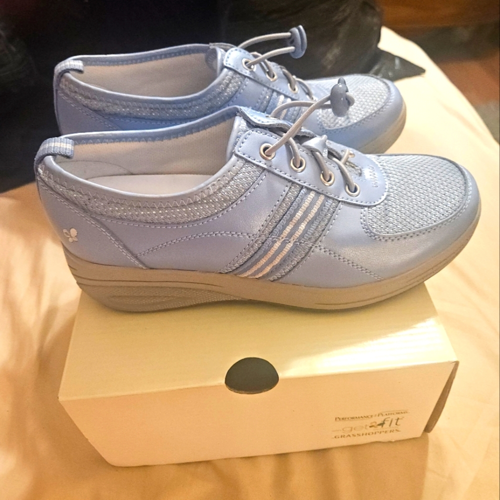 Women's Grasshoppers Get Fit Toggle NEW Sneakers. Size 7M